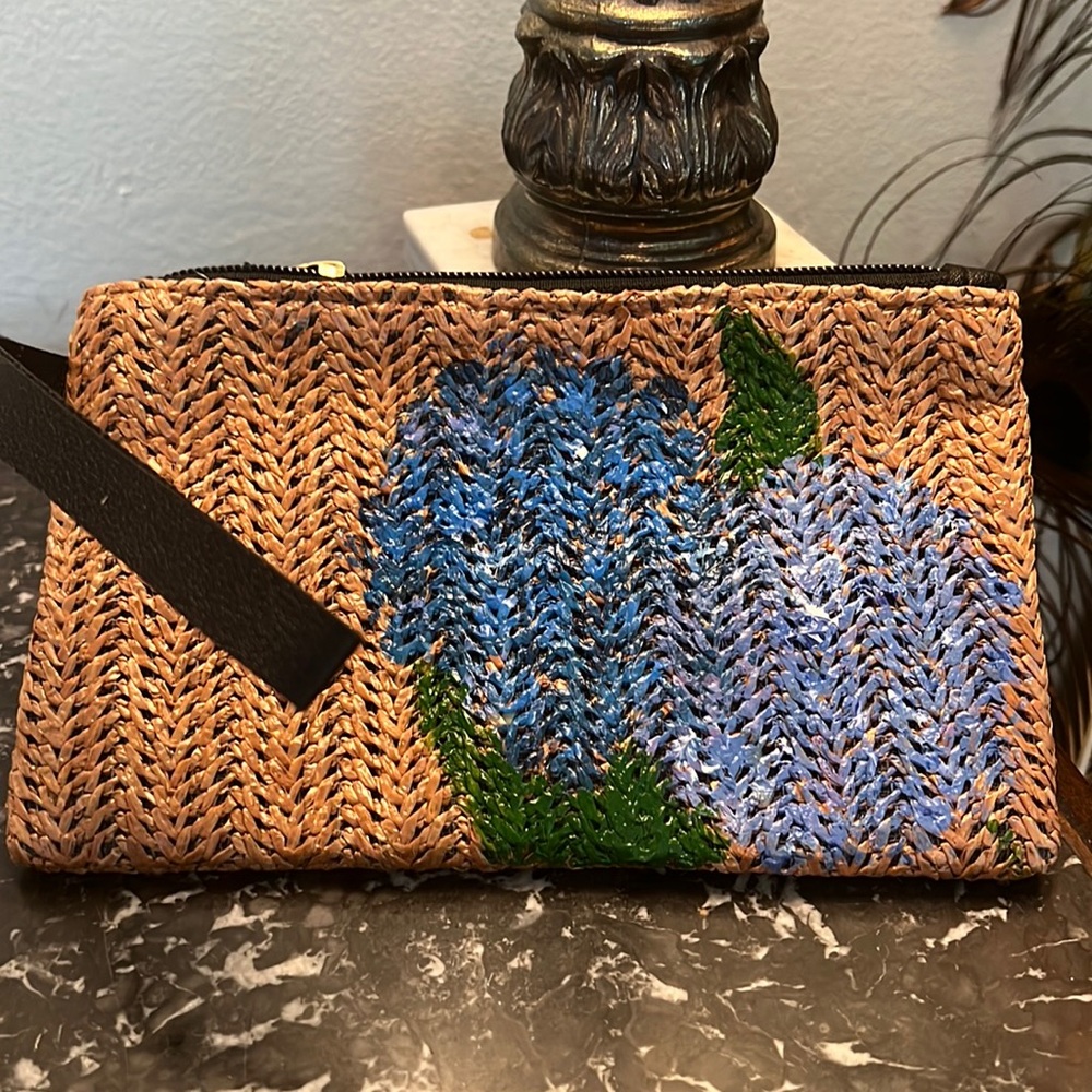 Lovely HANDPAINTED Hydrangea Raffia Straw Wristlet Wallet Purse - Lt. Cocoa